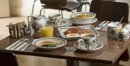 Jesmond Hotel Full English Breakfast Table